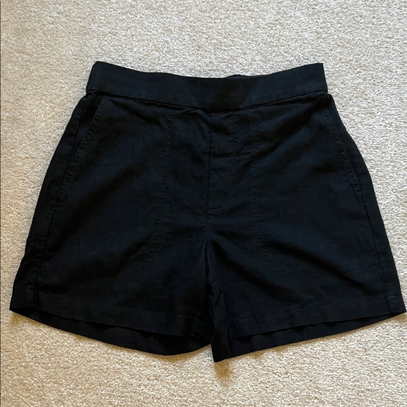 Banana Republic Factory Black and Tan Women's Linen Blend Shorts - Picture 5 of 10